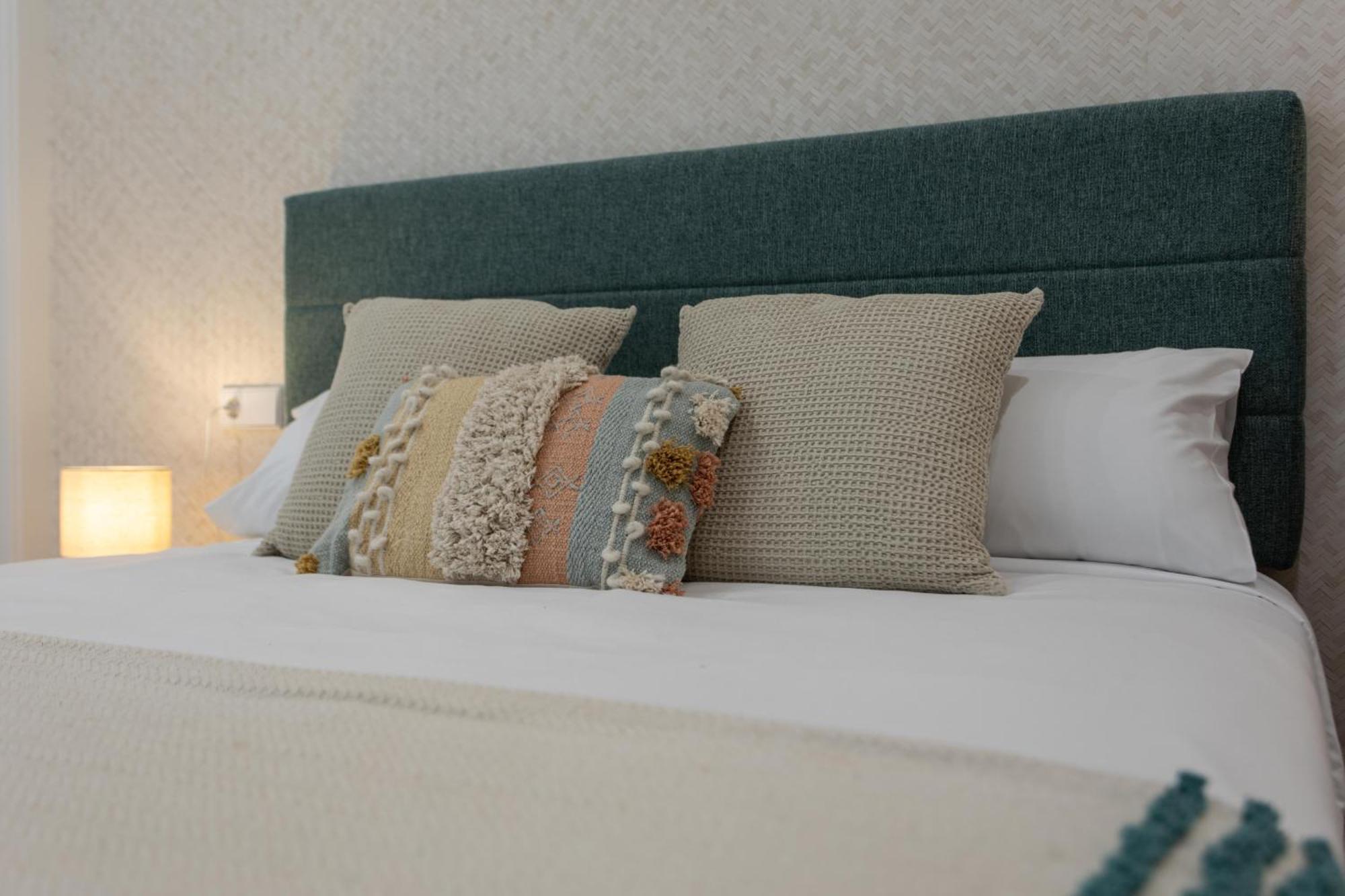 Zalaeta Playa Apartments آكورونيا المظهر الخارجي الصورة