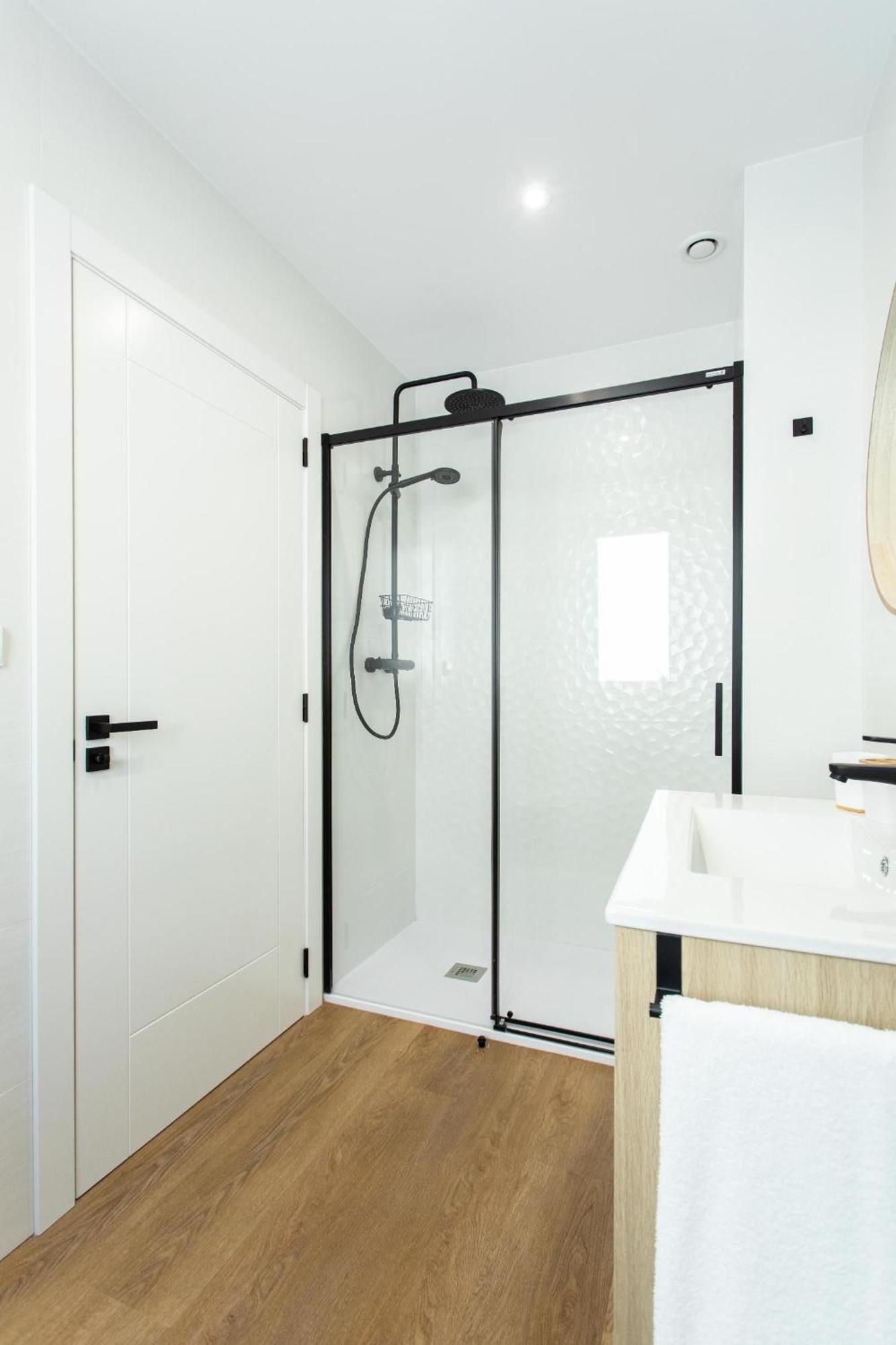 Zalaeta Playa Apartments آكورونيا المظهر الخارجي الصورة